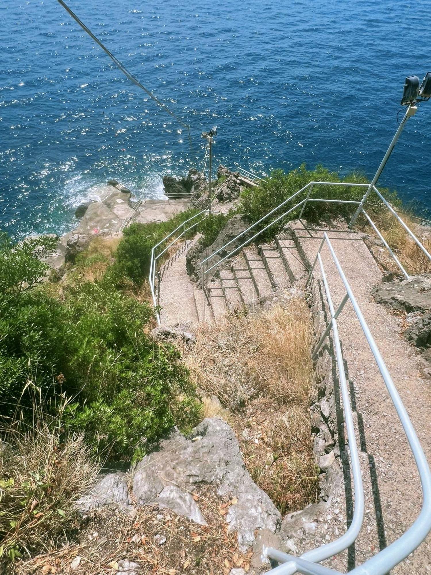 Appartamento Di Raphael Con Discesa Privata Al Mare Amalfi Exterior foto
