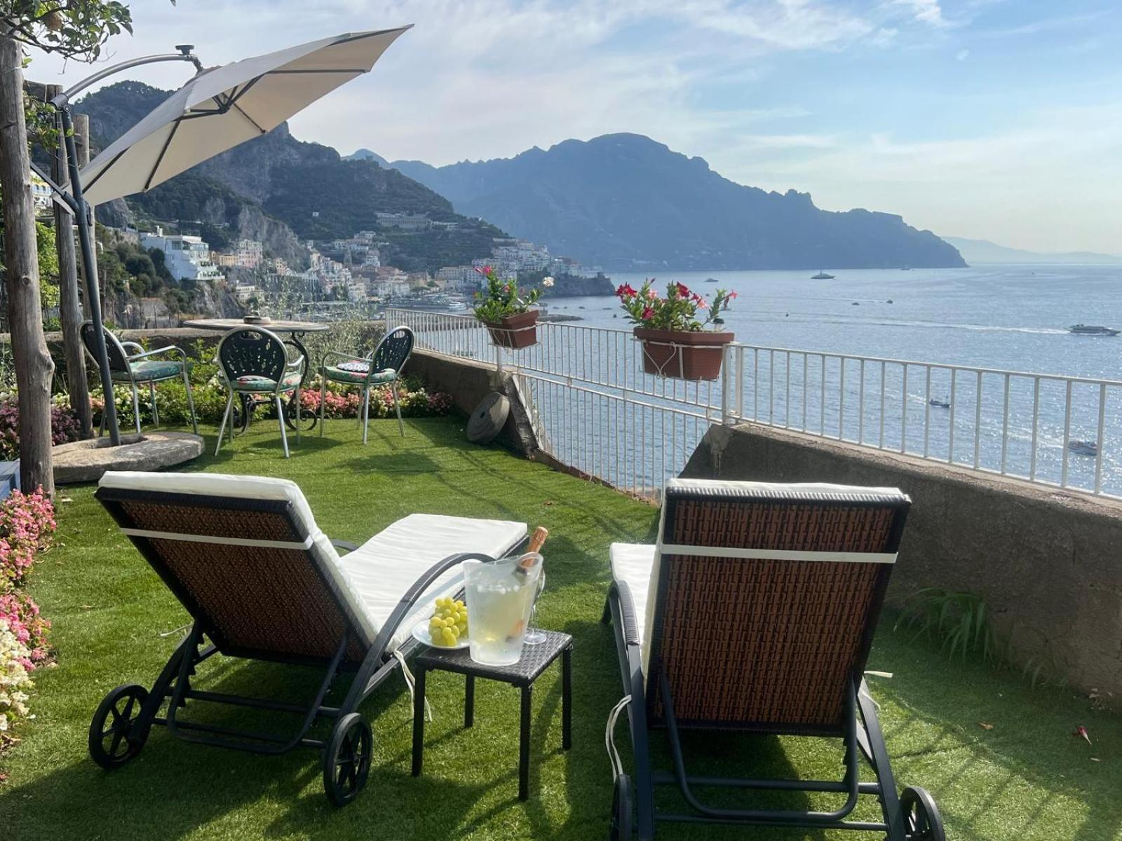 Appartamento Di Raphael Con Discesa Privata Al Mare Amalfi Exterior foto