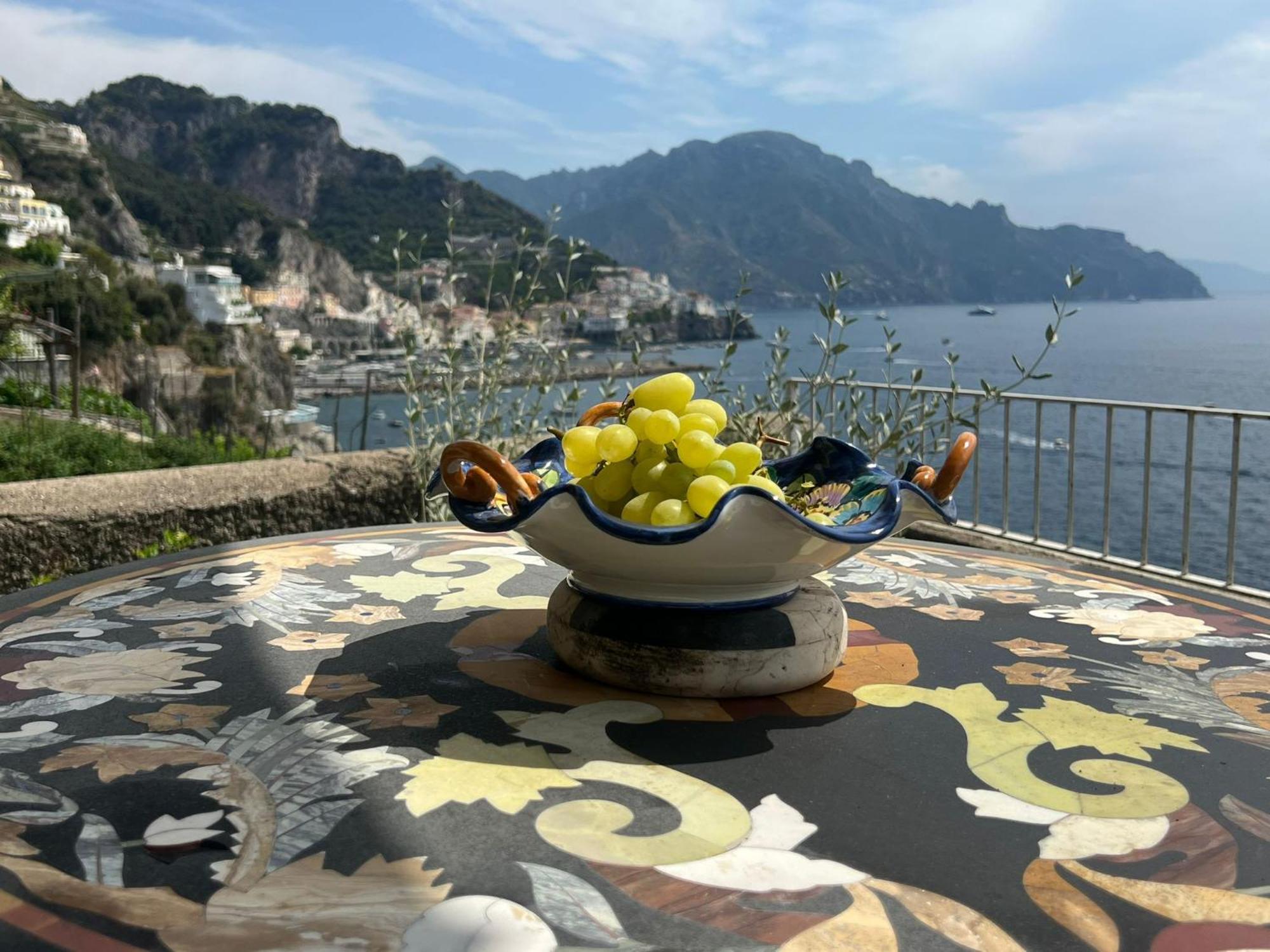 Appartamento Di Raphael Con Discesa Privata Al Mare Amalfi Exterior foto